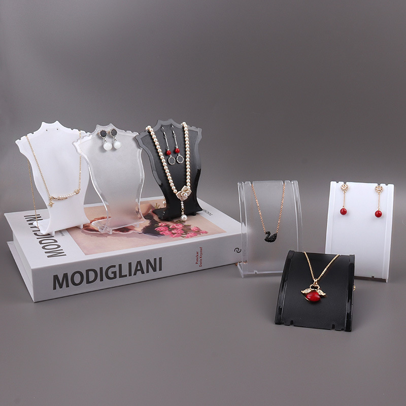 Body Jewelry Display Ideas - Model Liontin Manekin Tampilan Kalung Mini