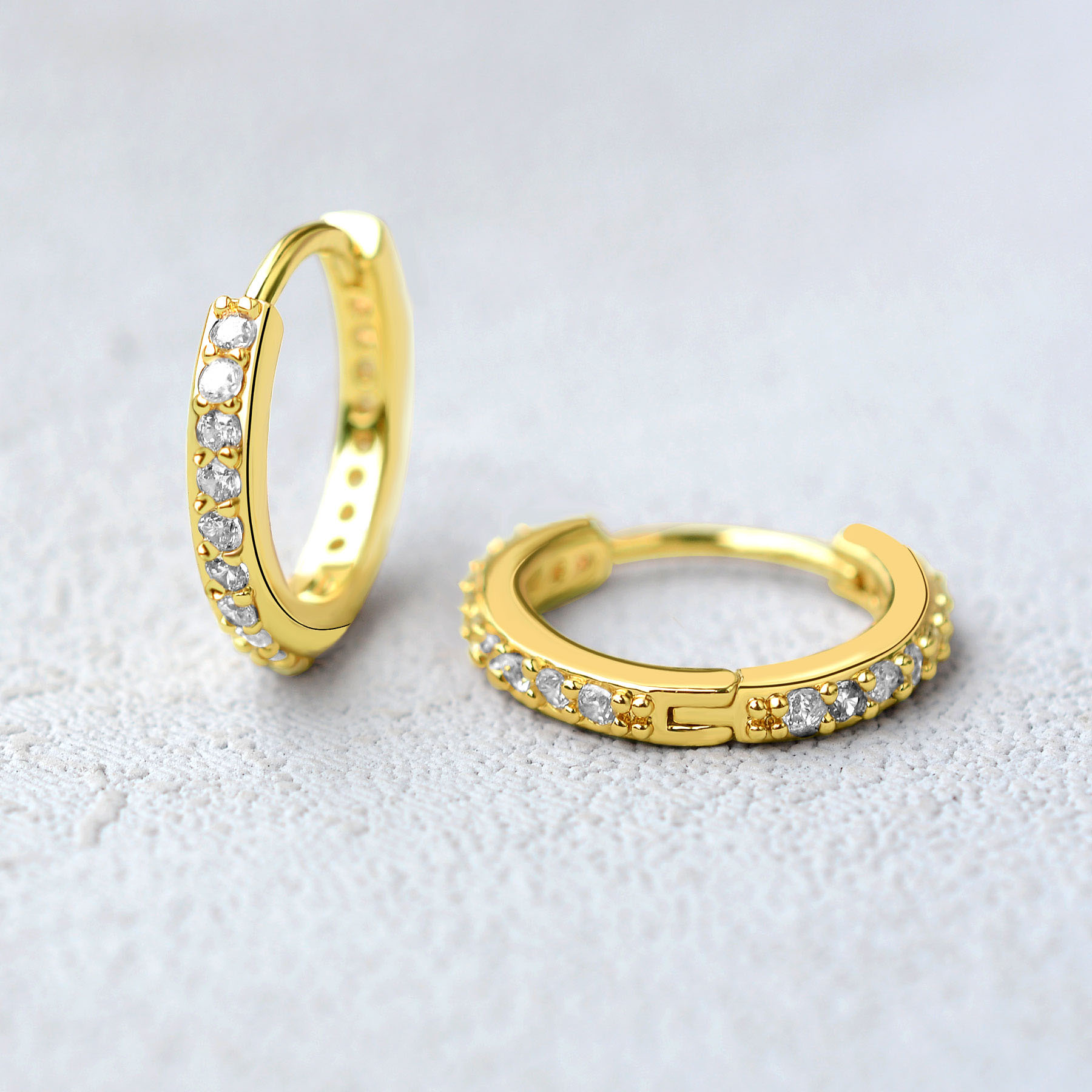 Pelangi CZ Huggies Anting-Anti - Conch Earring Hoop ulasan dan harga